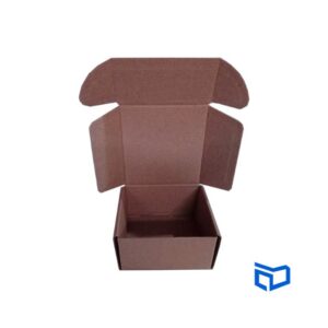 Caja postal de cartón en medidas de 12x12x6cm