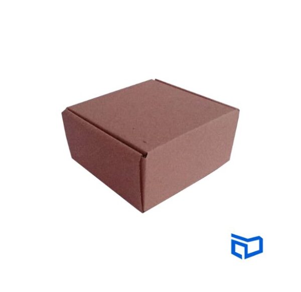 Caja postal de cartón en medidas de 12x12x6cm