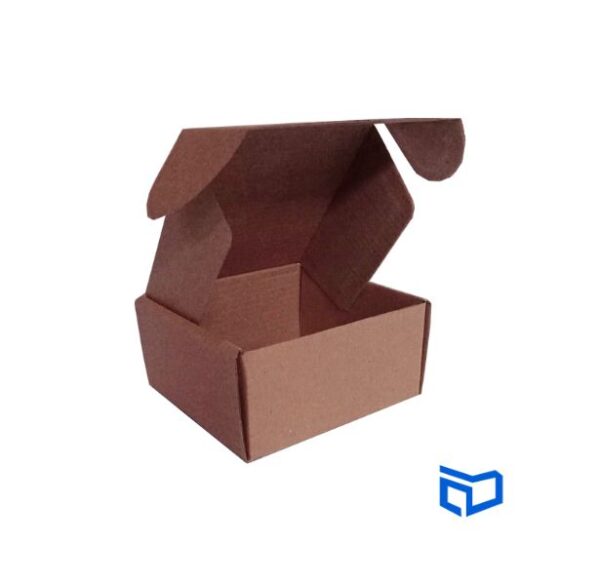 Caja postal de cartón en medidas de 12x12x6cm