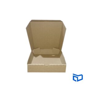 Caja de pizza de cartón de 16x18x4 cm, abierta, exhibiendo el espacio para la pizza en su interior.