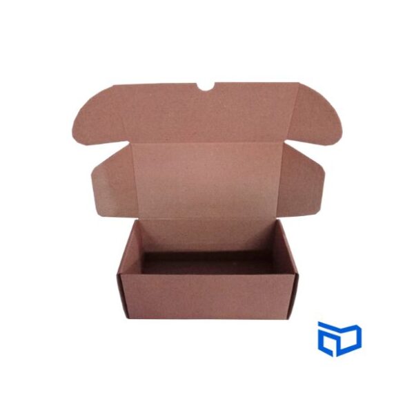 Caja postal de cartón en medidas de 20x11x8cm