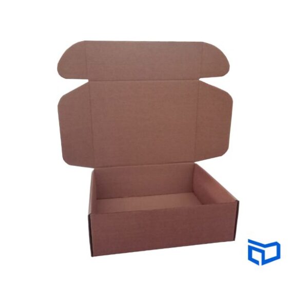 Caja postal de cartón en medidas de 20x25x8cm